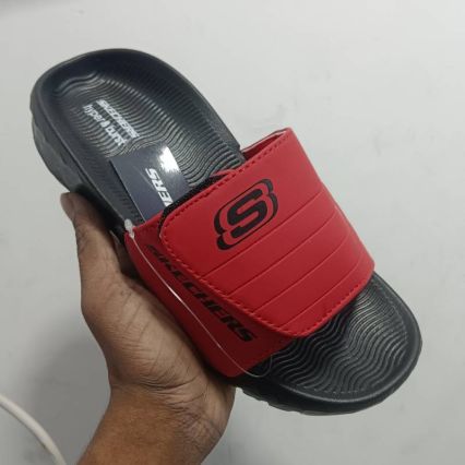 SKECHERS
