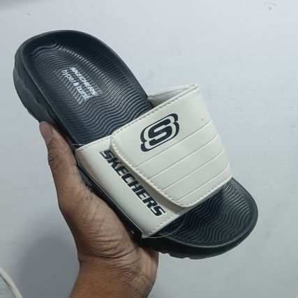 SKECHERS