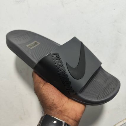 NIKEE